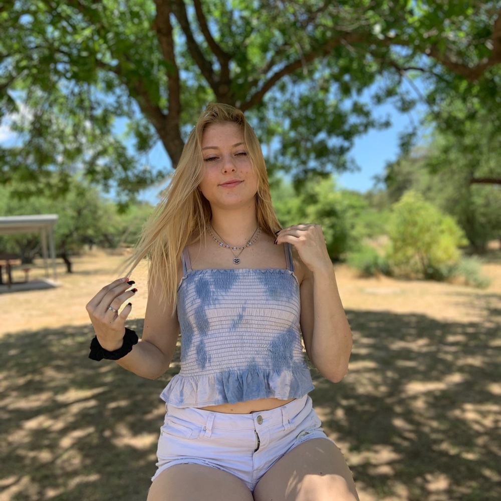 Meet your Posher, Alexis